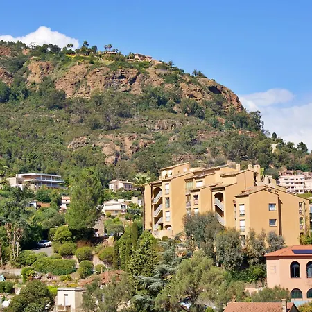 Апартаменты Renovated 2-room Near Sea & Shops